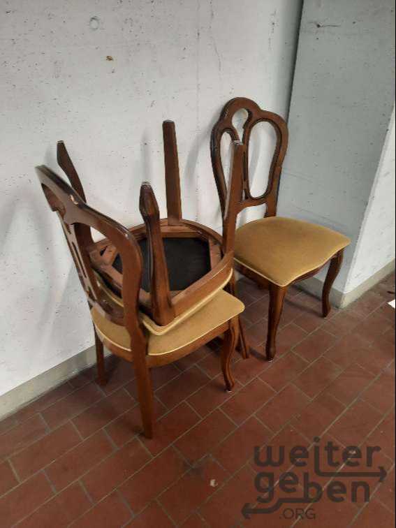 Holzstühle gepolstert – Spende in Stuttgart
