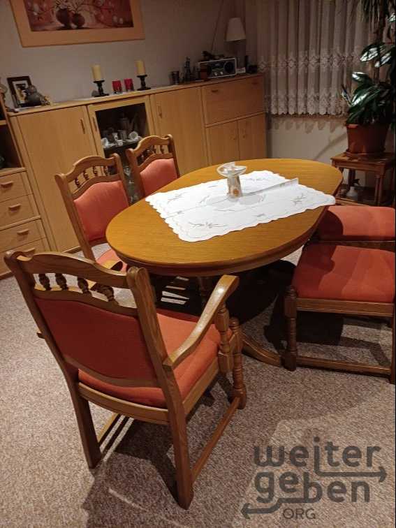 Stühle – Spende in Güsten