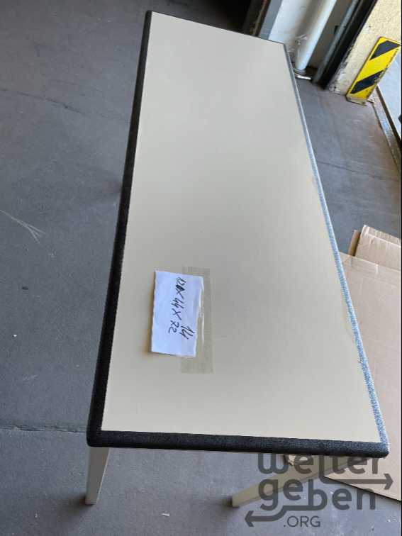 schmaler Tisch 120cm breit in Solingen