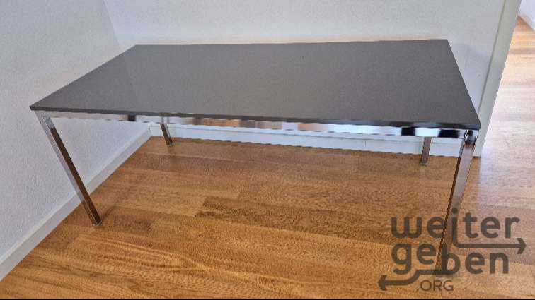 Tisch – Spende in Düsseldorf