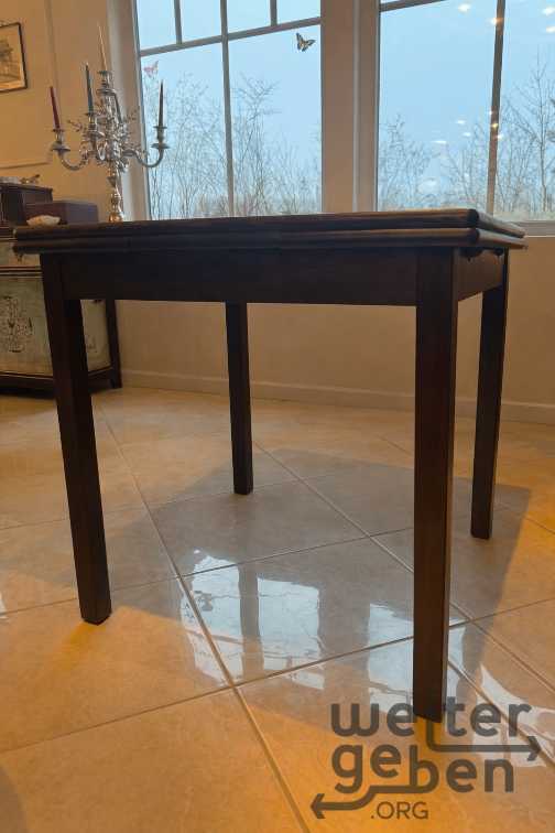 Tisch in Mittelstetten