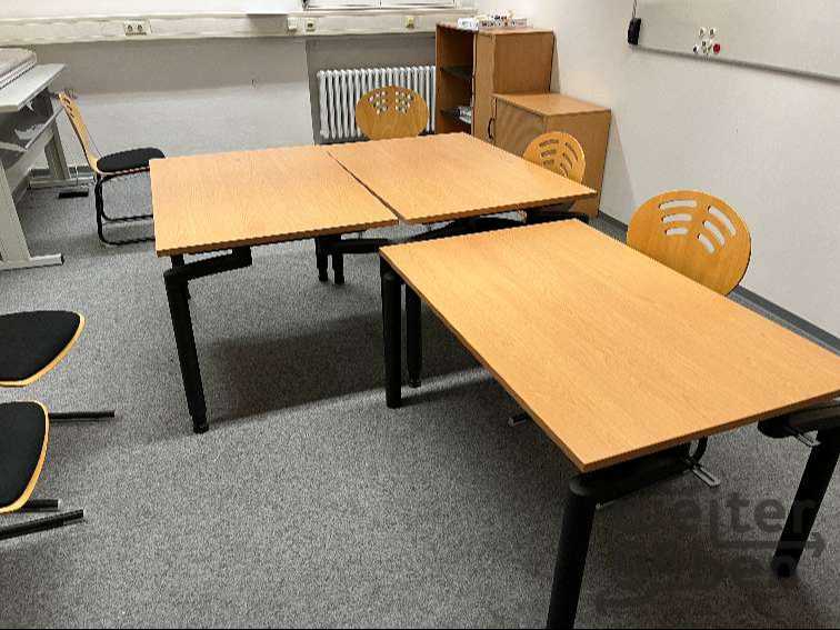 unterschiedliche Tische – Spende in Kassel