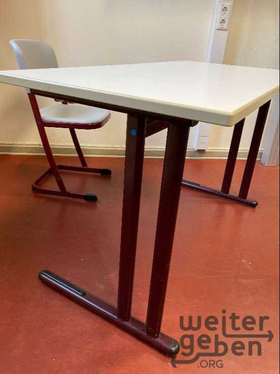 Schultische ab 8 Klasse in Niebüll