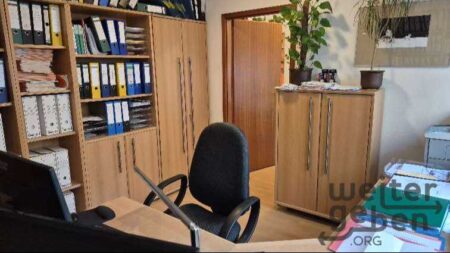 Büroauflösung : 43Möbelstücke – Spende in München