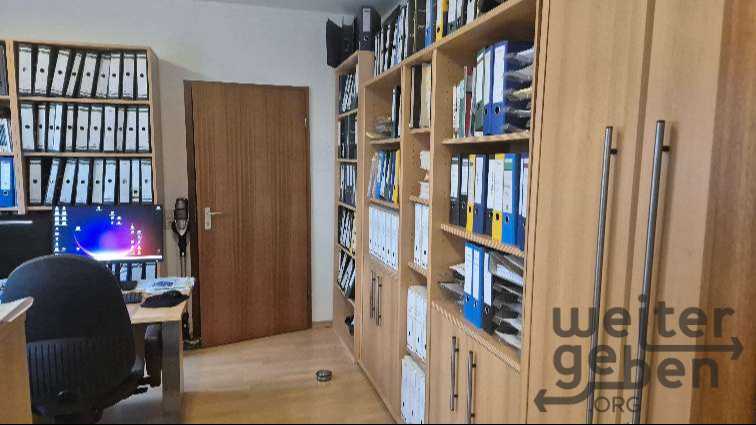 Büroauflösung : 43Möbelstücke in München