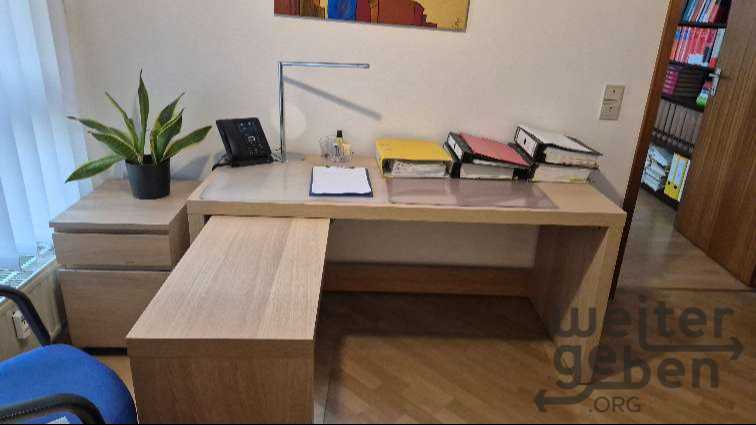 Büroauflösung : 43Möbelstücke in München