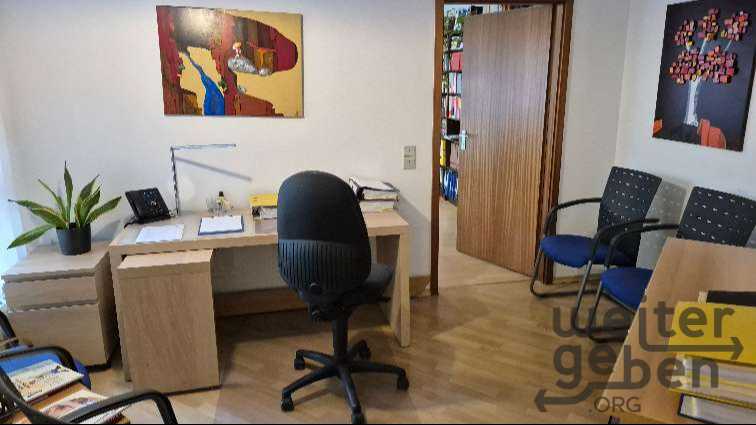 Büroauflösung : 43Möbelstücke in München