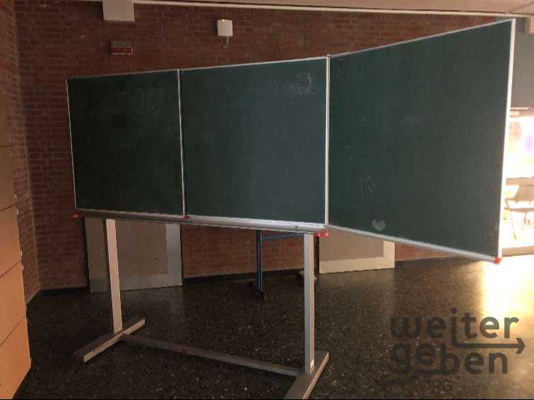 fahrbare Schultafel – Spende in Solingen