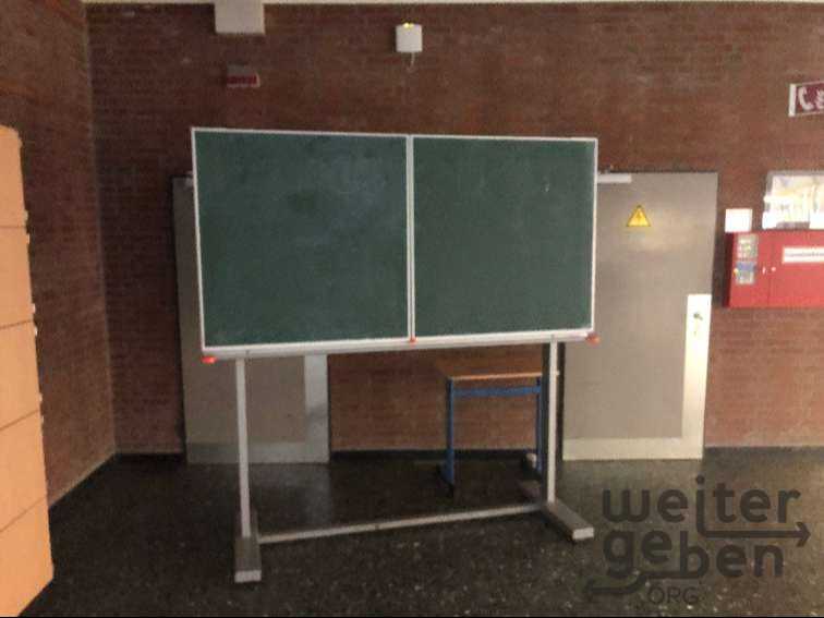 fahrbare Schultafel in Solingen